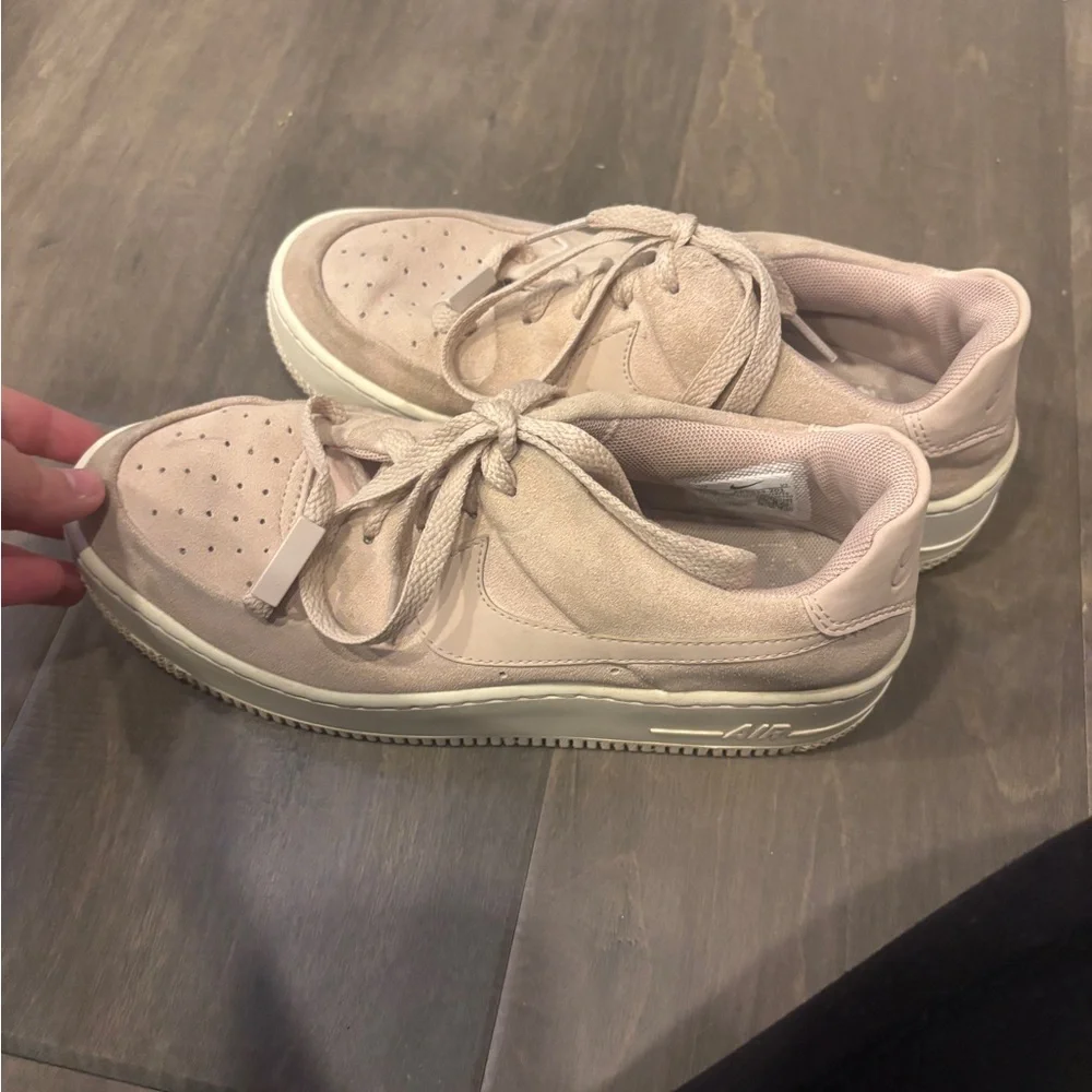 Nike Air Force Ones Low-Top Sneakers in Blush Pink and Cream - Picture 5 of 6